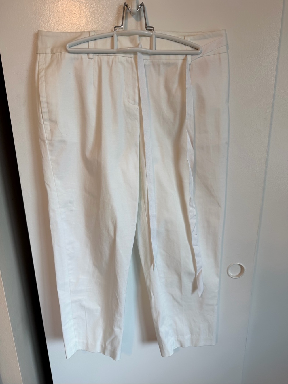 Simply Vera Wang White Capri Pants Sz 6